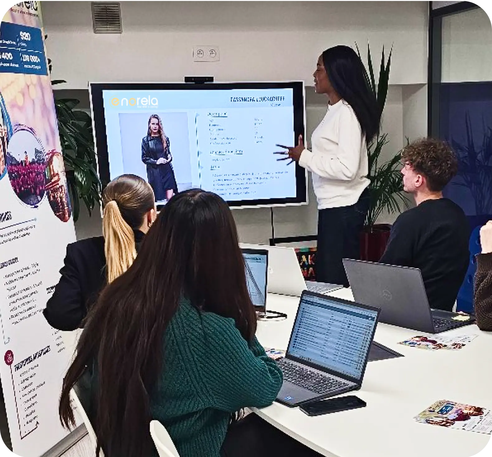 Réunion d'équipe événementielle